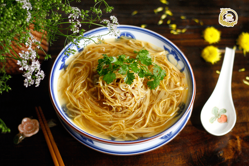 Canh măng mực - Tinh hoa cỗ Bát Tràng 