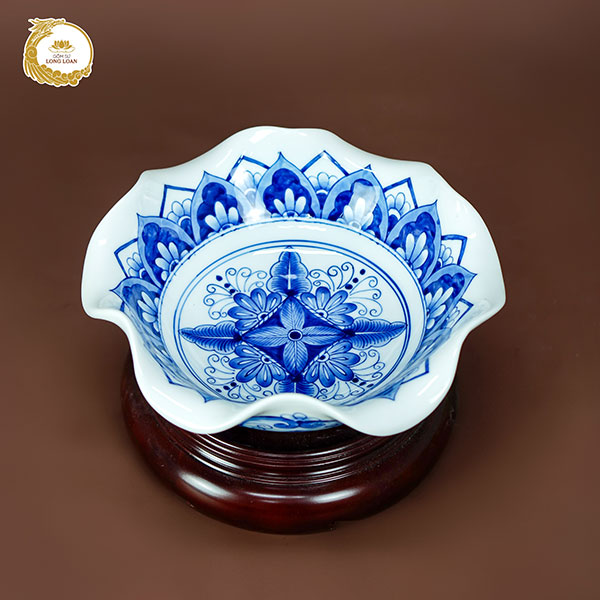 Bát thả hoa họa tiết cổ điển men lam – Gốm sứ Bát Tràng
