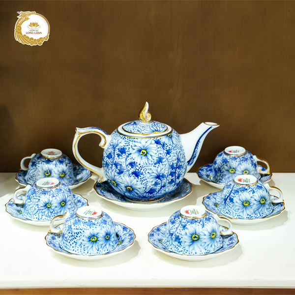 Bộ ấm trà Hoa Cúc men lam – Gốm sứ Bát Tràng